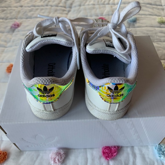 Adidas Superstar for kids in white - Picture 3 of 4